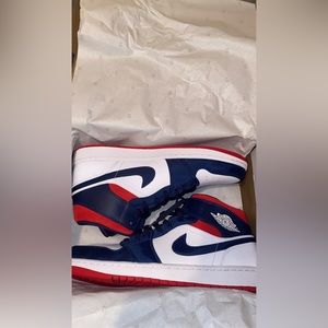 Air Jordan 1 Mid SE USA